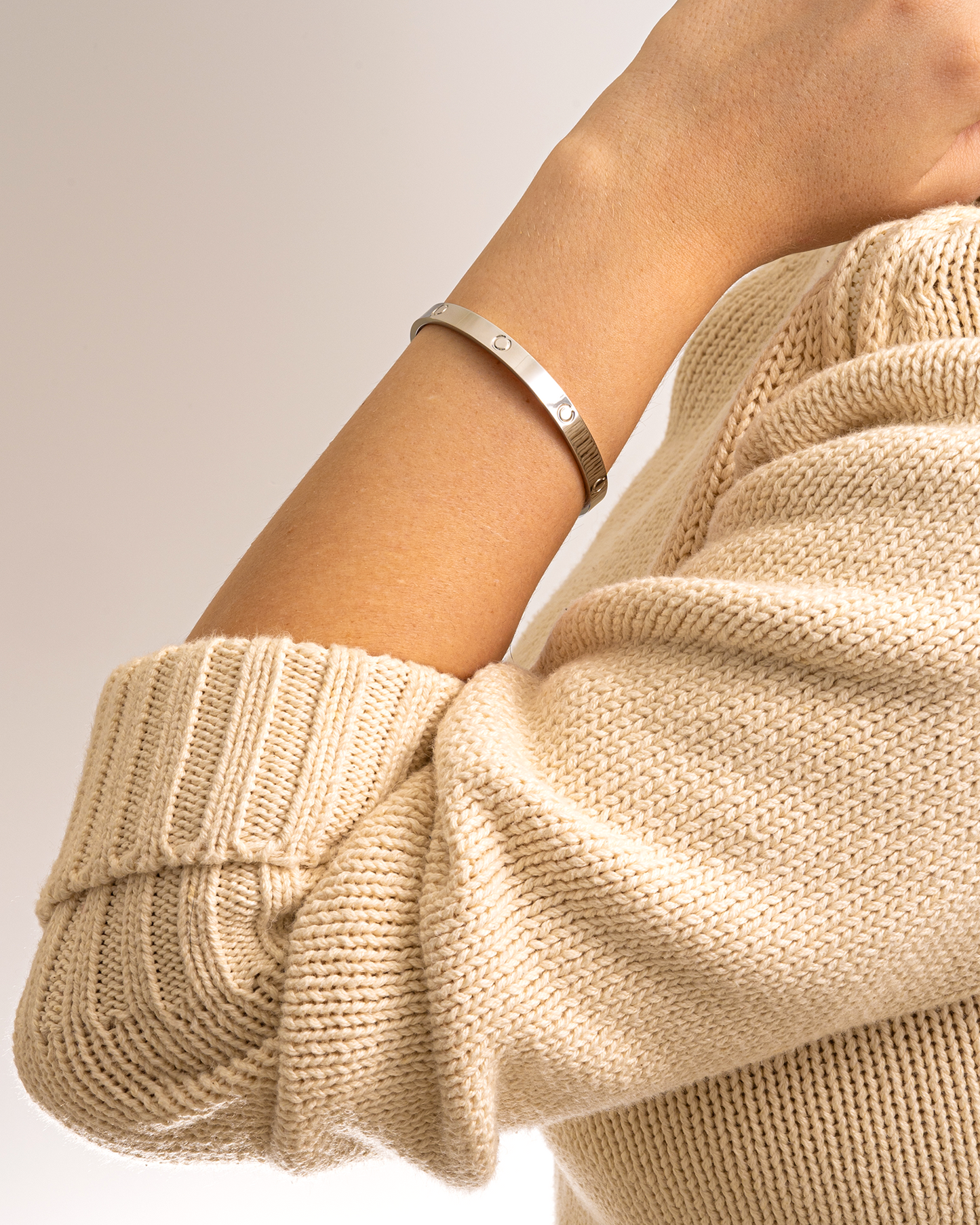 Olux® Bracelet 1st Gen (Ships on December 28th)